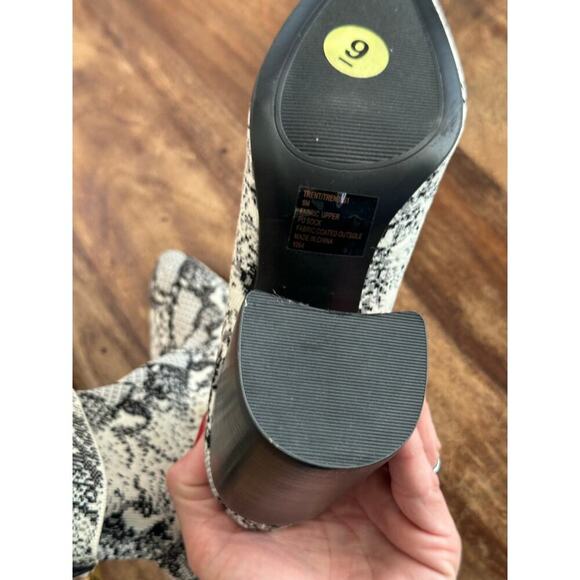 Steve Madden Women's Snake Print Textile Trent Knit Ankle Bootie Shoes Size 9M - Picture 11 of 12